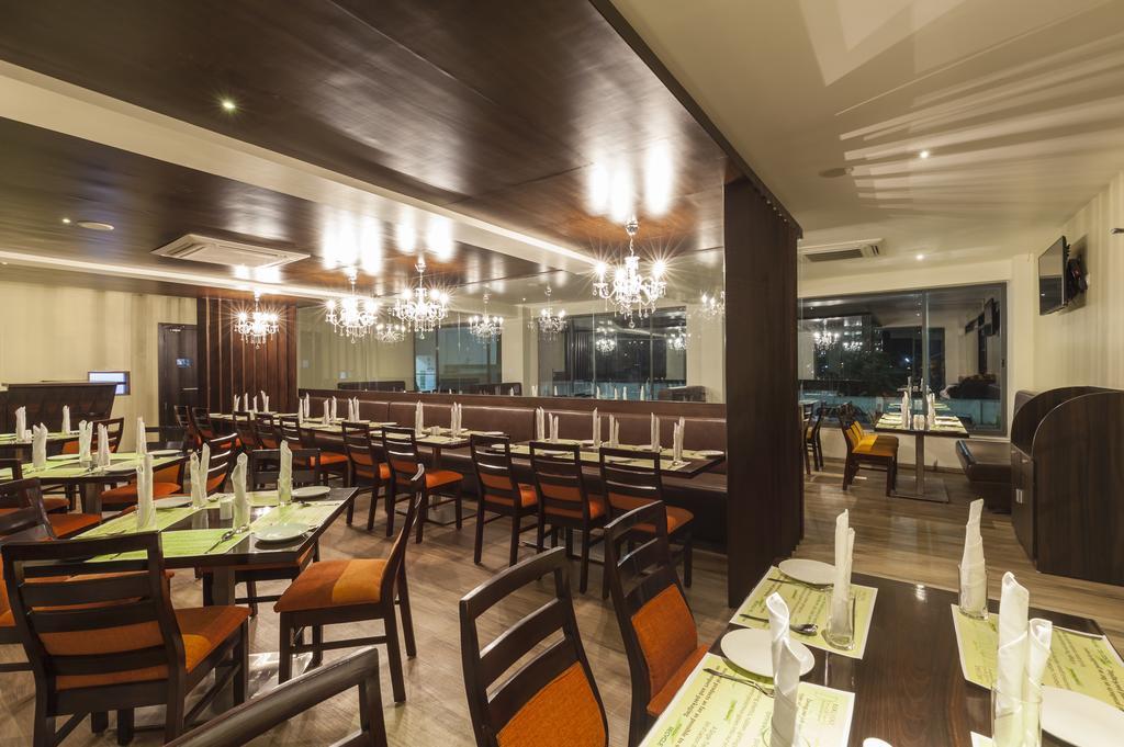 Krishna Inn 콜라푸르 외부 사진