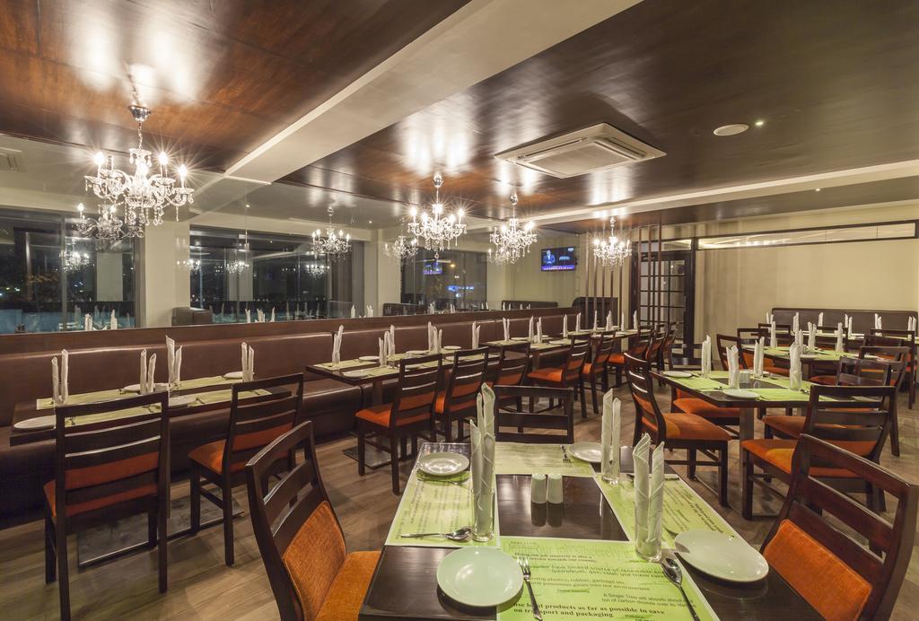Krishna Inn 콜라푸르 외부 사진