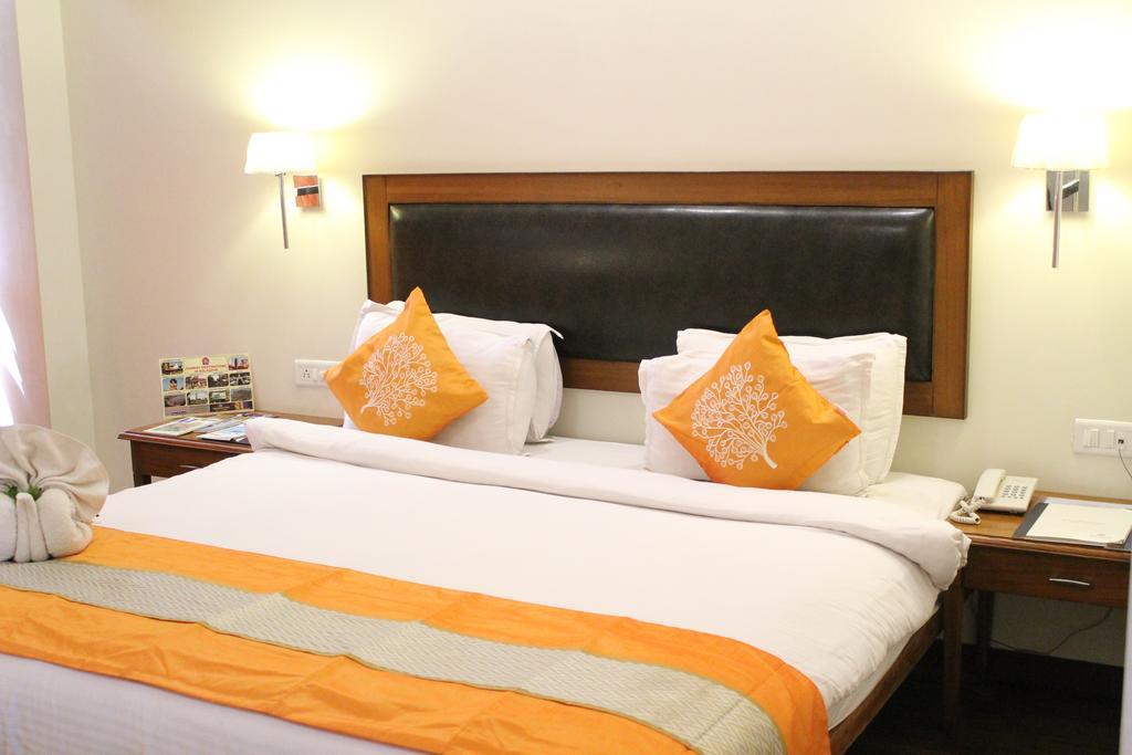 Krishna Inn 콜라푸르 객실 사진
