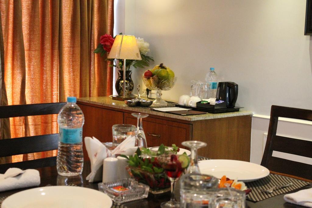 Krishna Inn 콜라푸르 객실 사진